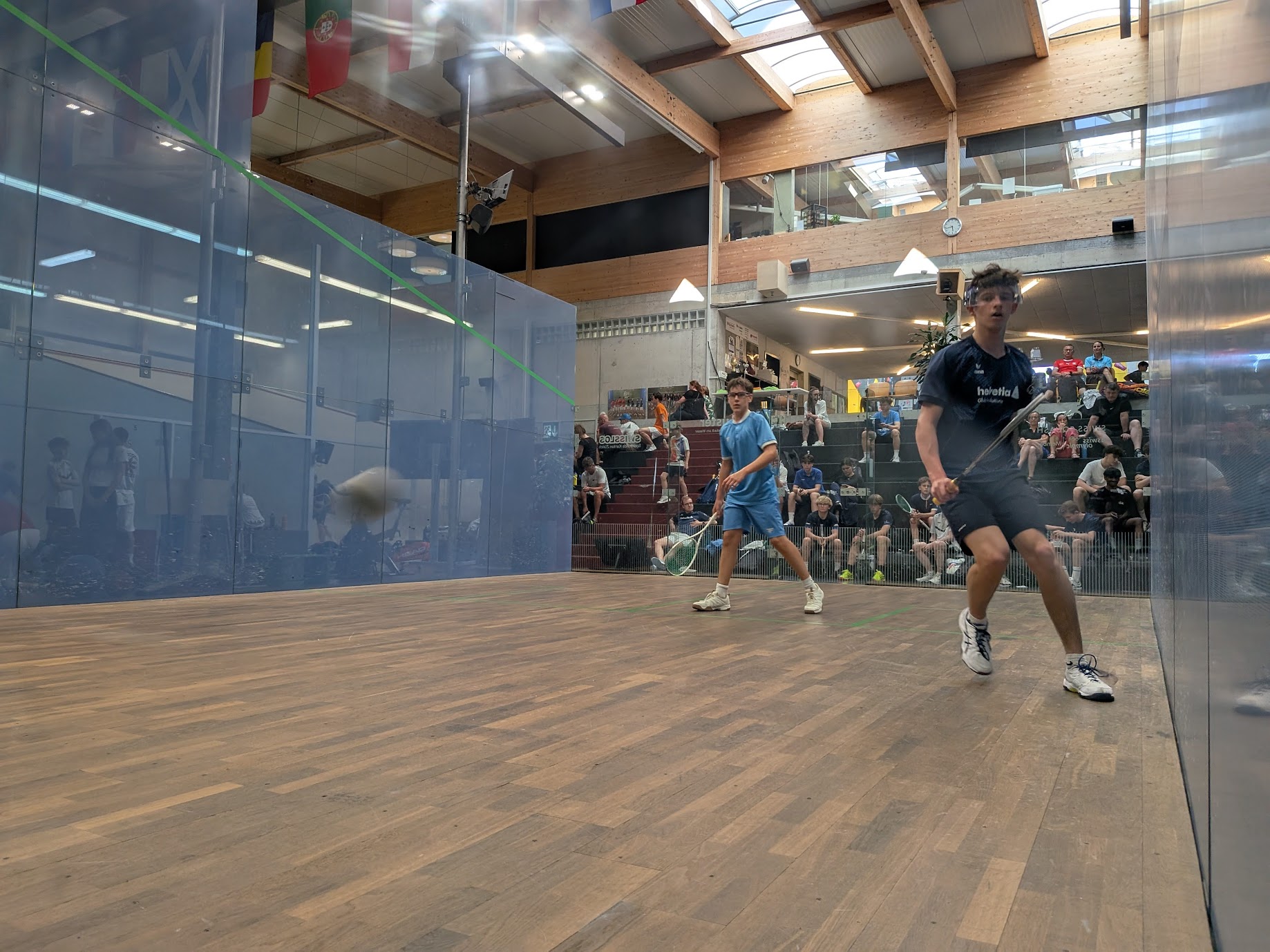 Olivier Nerko spielt Squash bei einem Turnier